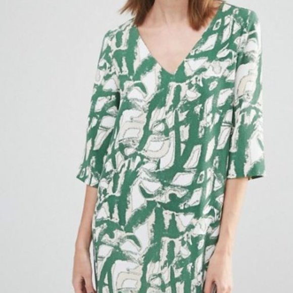 ASOS Dresses & Skirts - ASOS V-Neck Printed shift dress